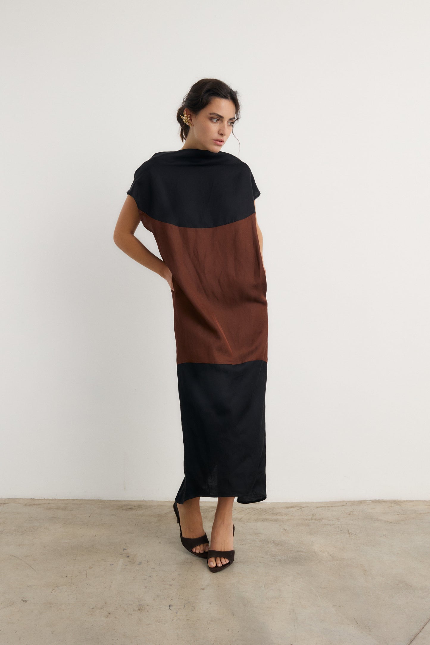 Vestido Nefertiti marrón-negro Dresses Galcon Studio 