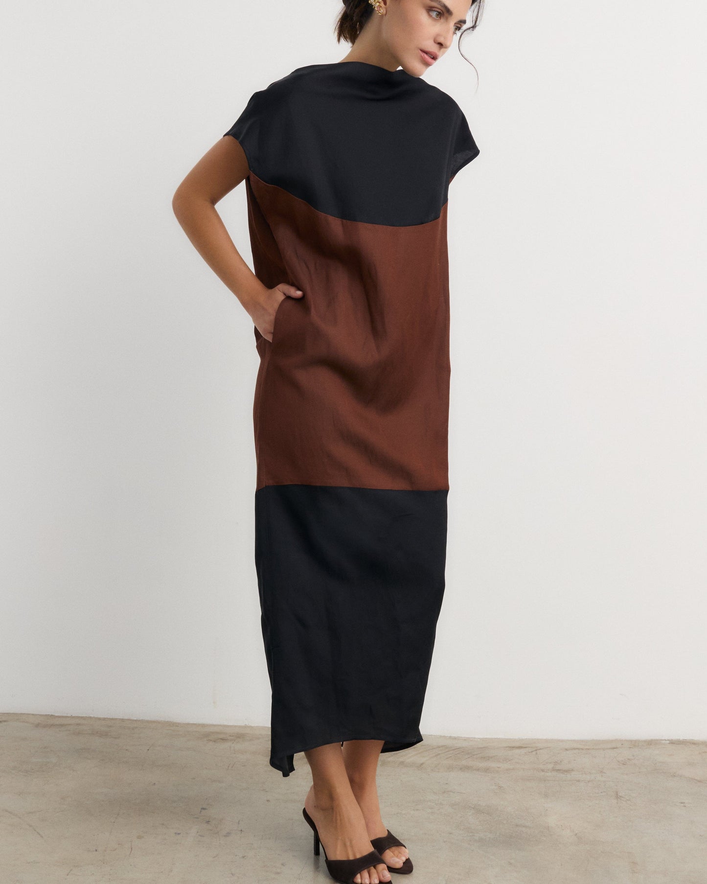 Vestido Nefertiti marrón-negro Dresses Galcon Studio 