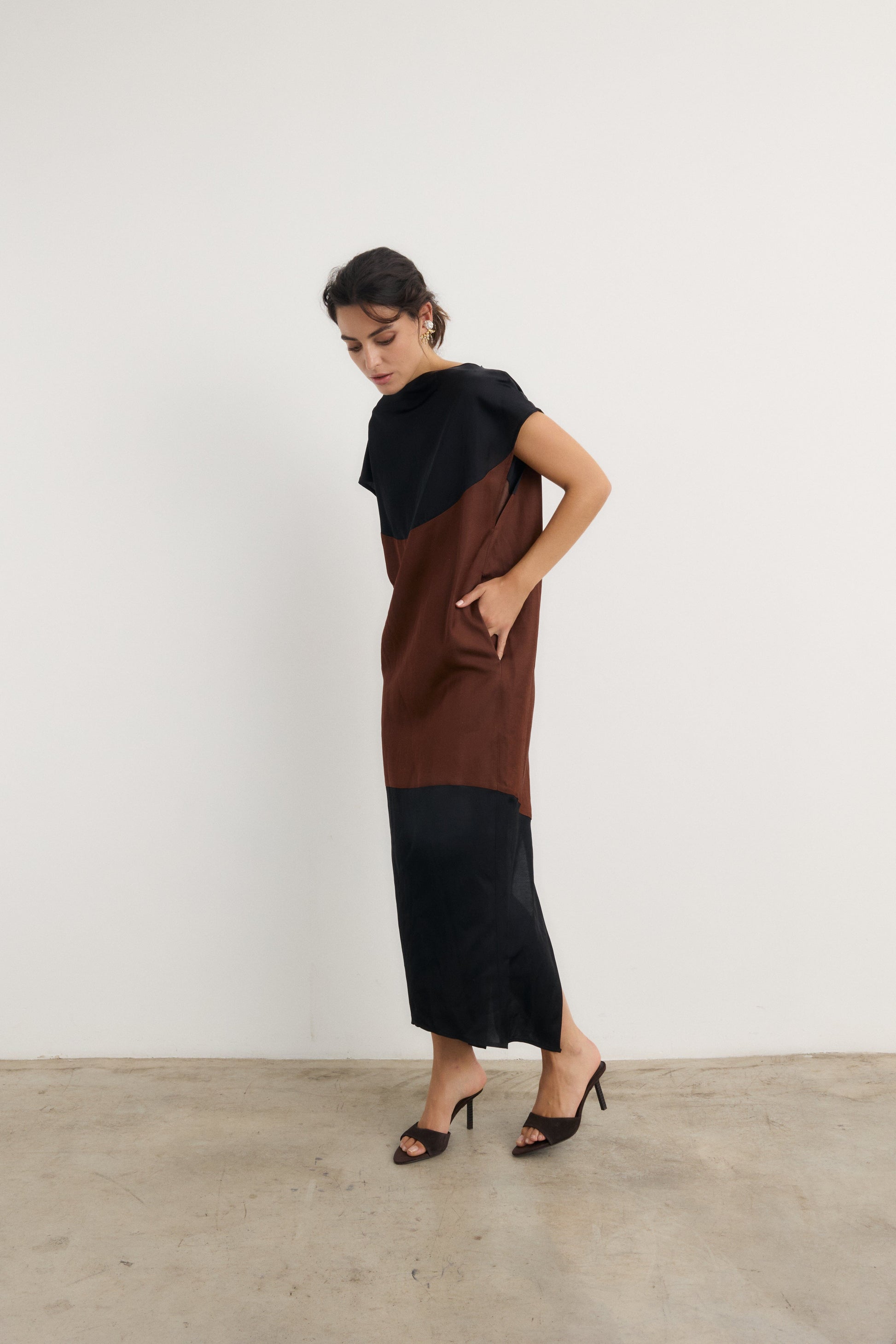 Vestido Nefertiti marrón-negro Dresses Galcon Studio 