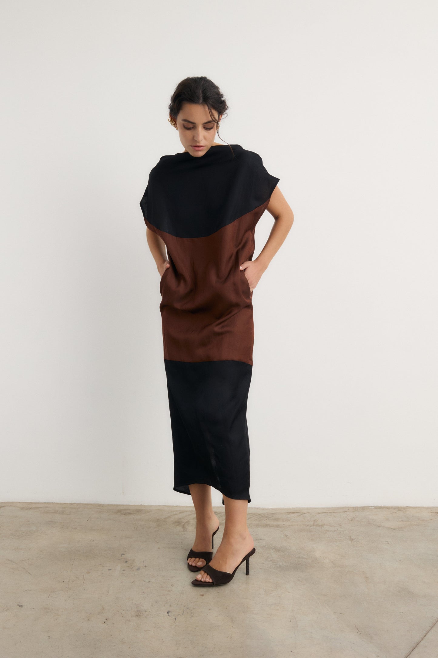 Vestido Nefertiti marrón-negro Dresses Galcon Studio 