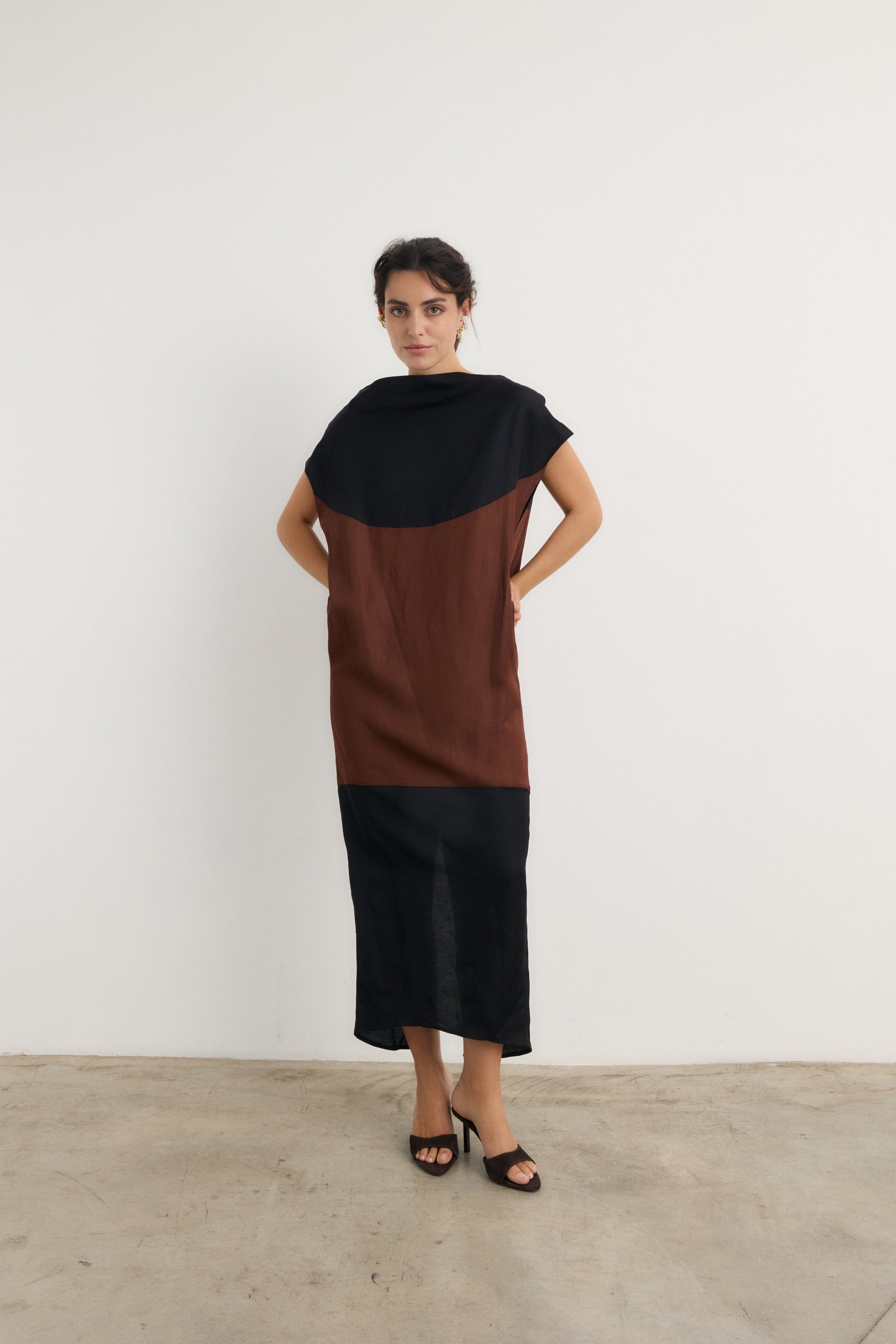 Vestido Nefertiti marrón-negro Dresses Galcon Studio 