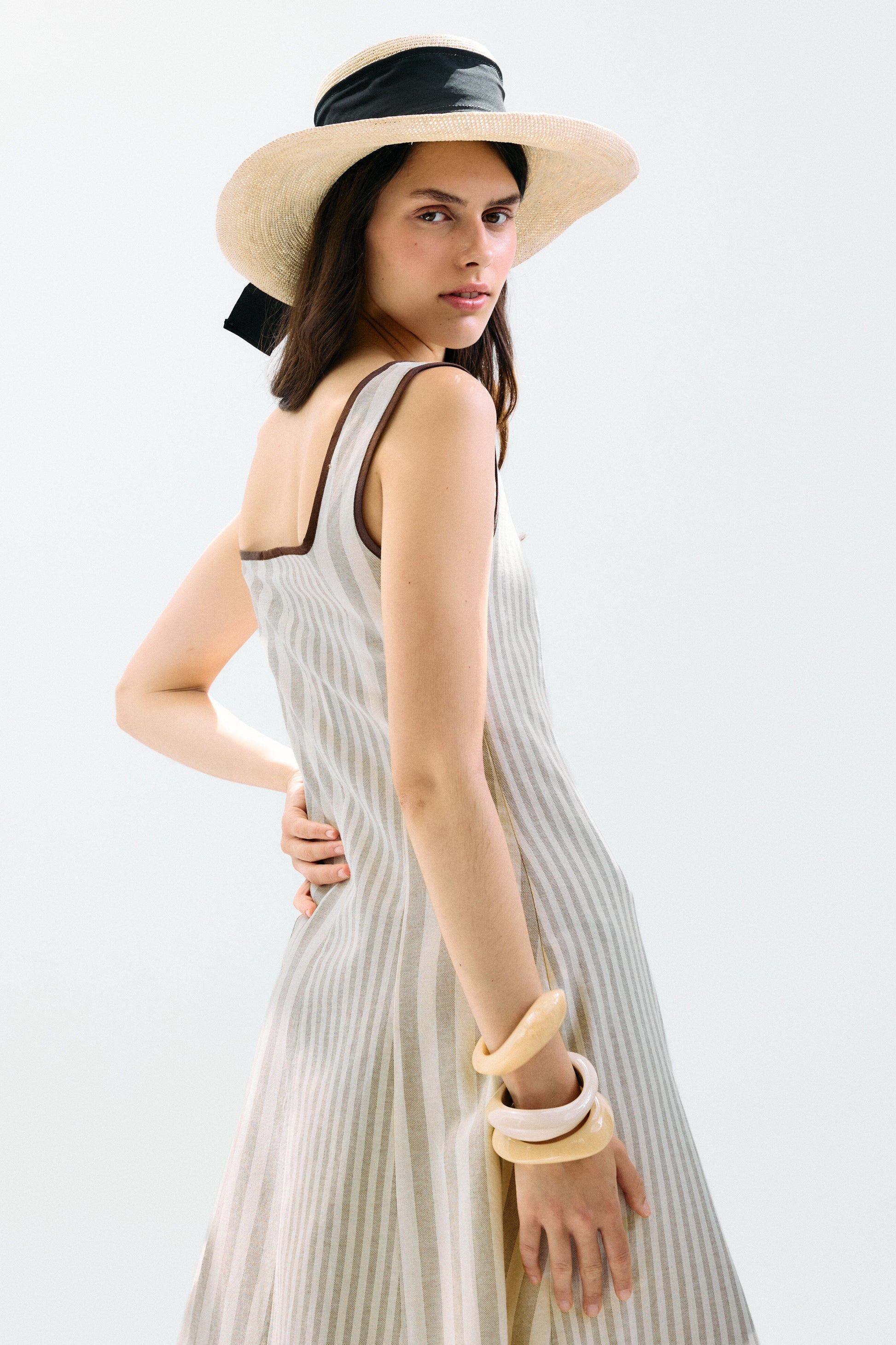 Vestido Piacere Multirrayas Beige Dresses IPA BRAND 