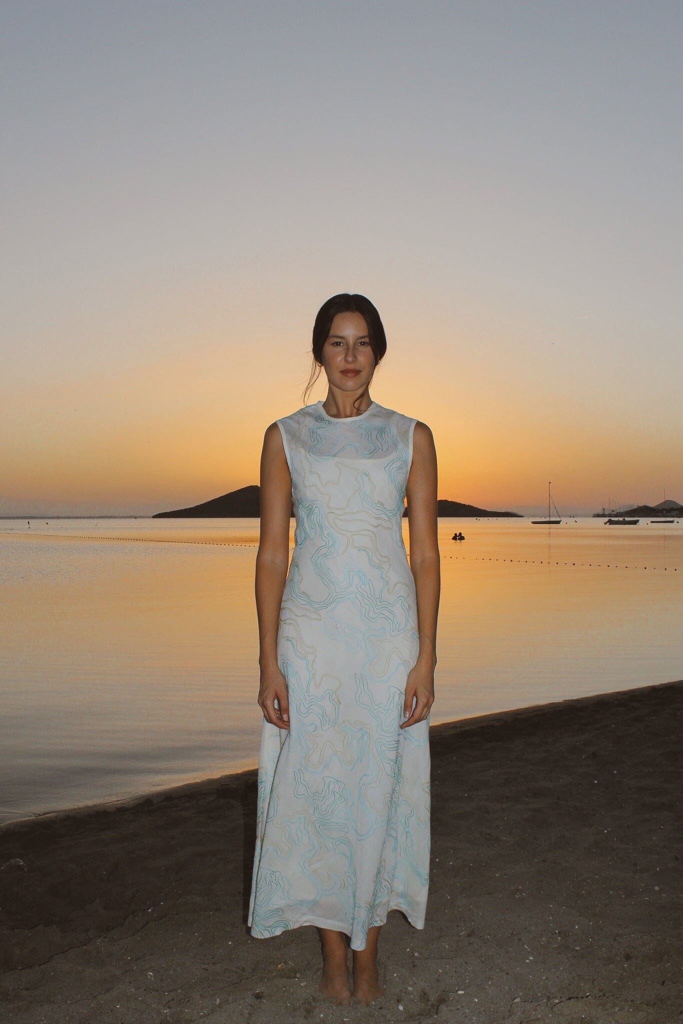 Vestido Sosiego Bordados Azules Dresses IPA BRAND 