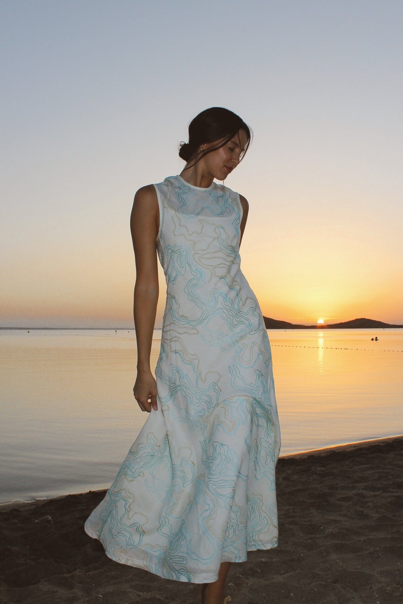 Vestido Sosiego Bordados Azules Dresses IPA BRAND 