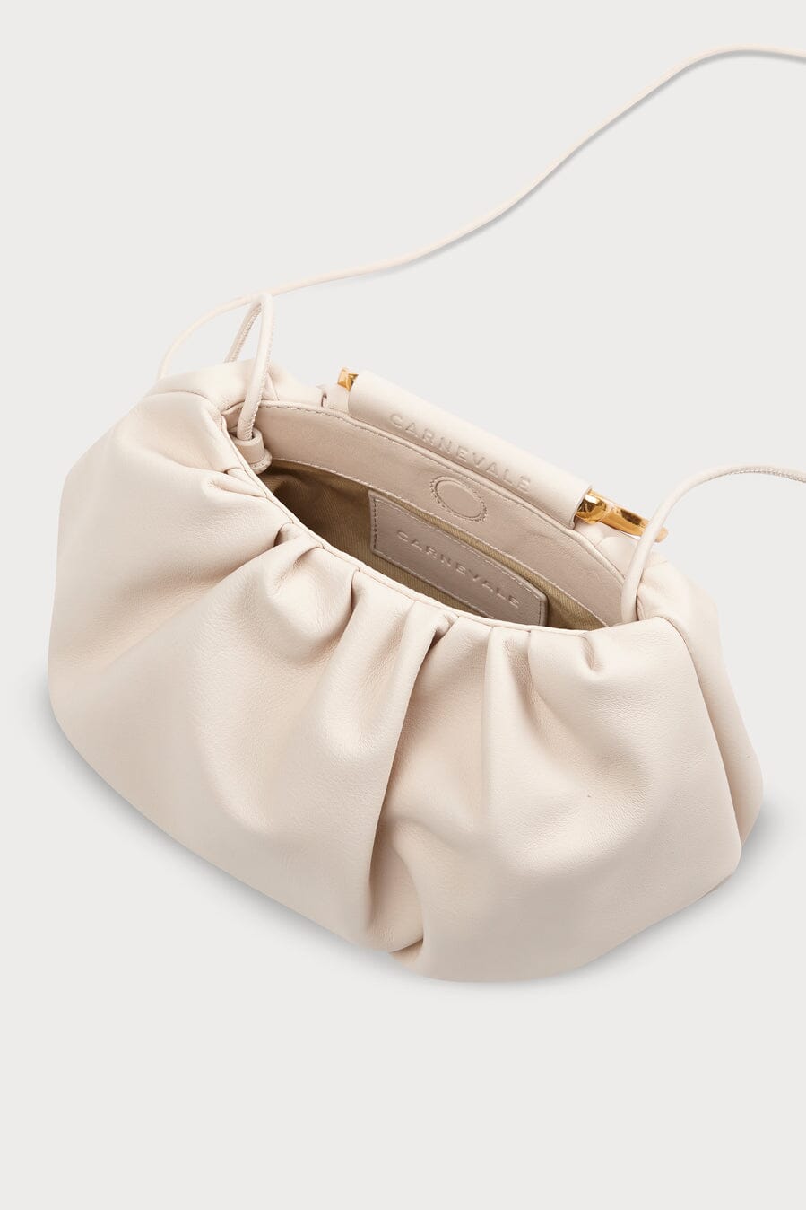 Victoria Cream Hand bags Carnevale Madrid 