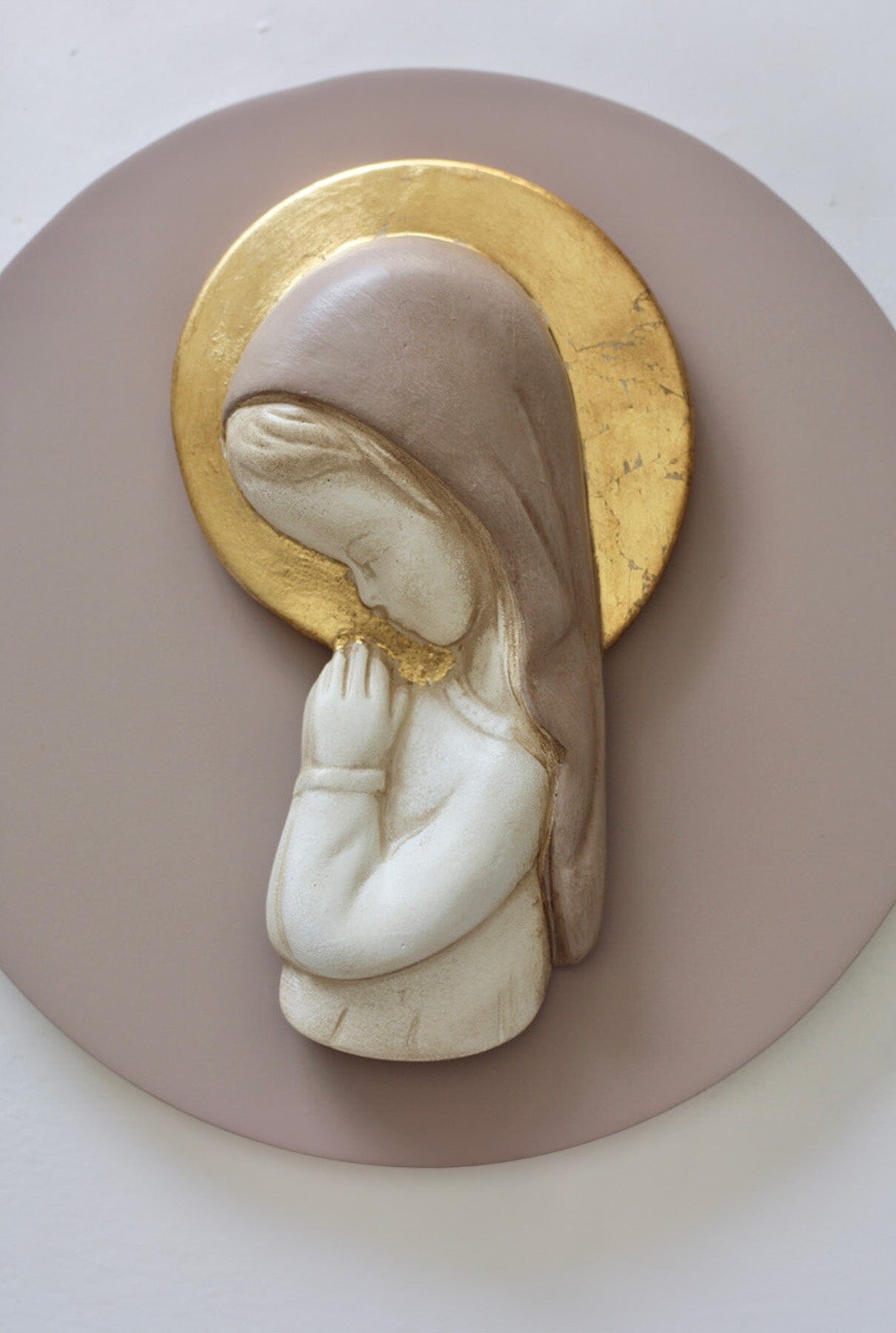 Virgen niña extra talco con corona en pan de oro Kids Accessories Mezzetta Kids 