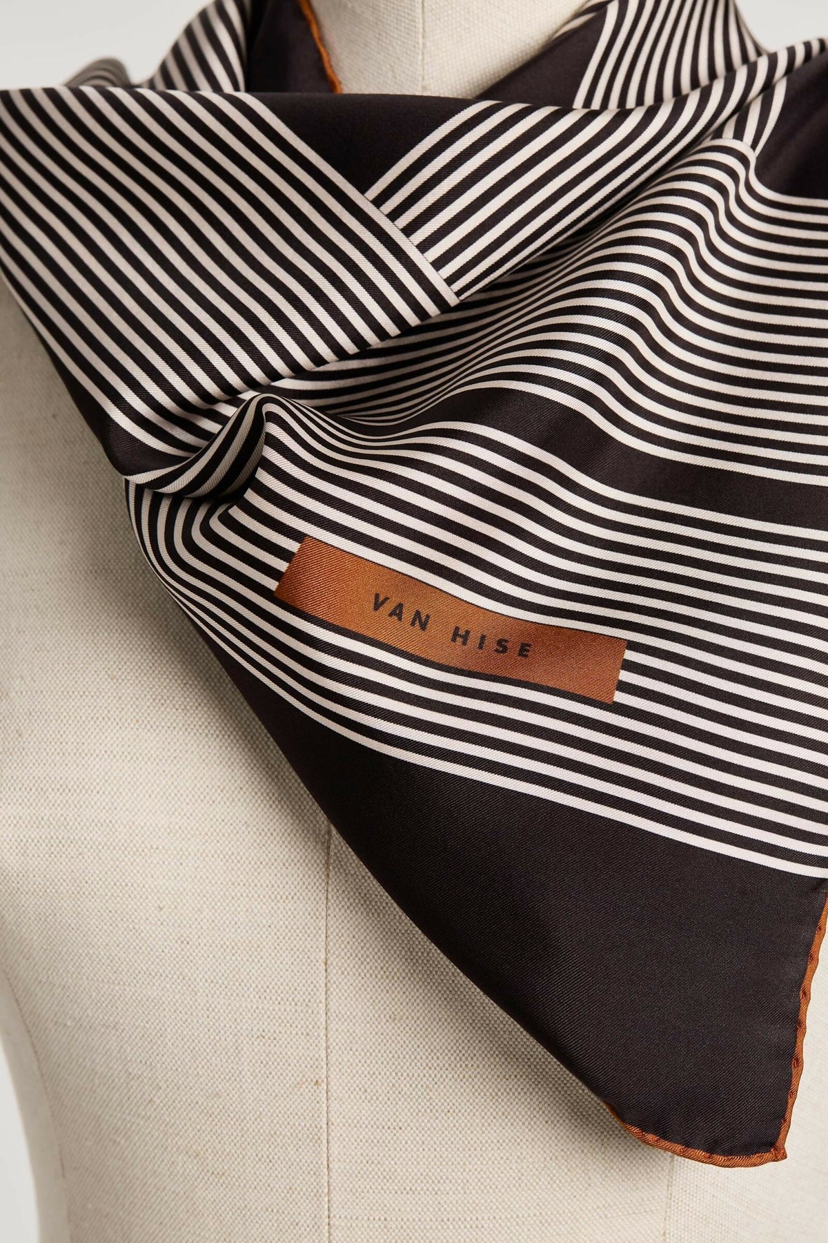 WEAVE SCARF BLACK Foulards & Scarves Van Hise 
