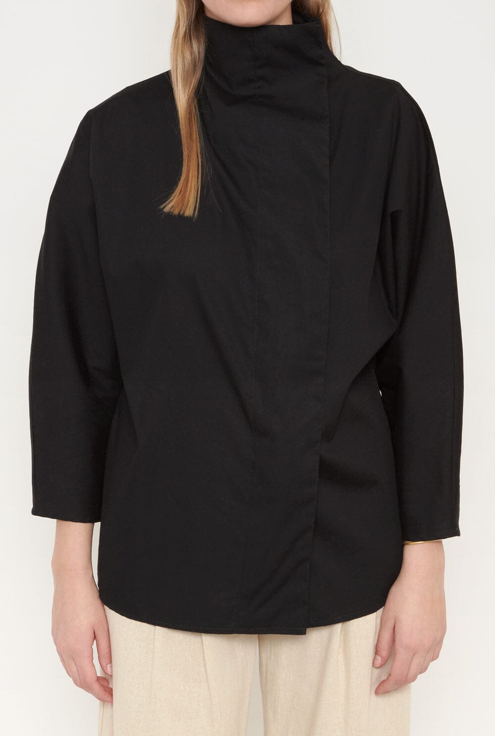 Camisa cierre lateral negro Shirts & blouses Iki Essentials 