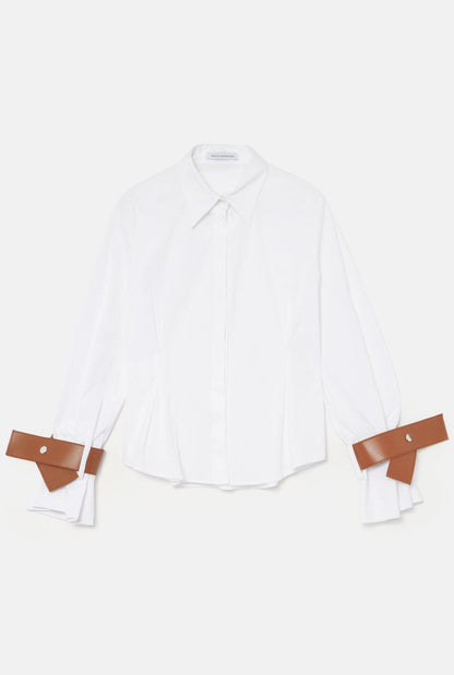 Camisa entallada blanca con puños de cuero camel Shirts & blouses Miguel Marinero 