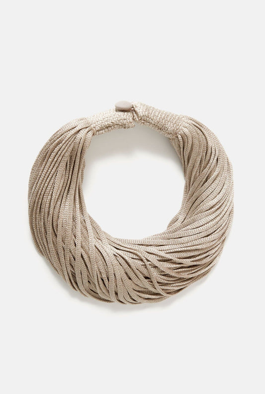 Collar seda natural con brillo de lurex color beige oro Necklaces Victoria de Talhora 
