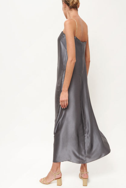 Flor extralong dress grey Dresses Atelier Aletheia 