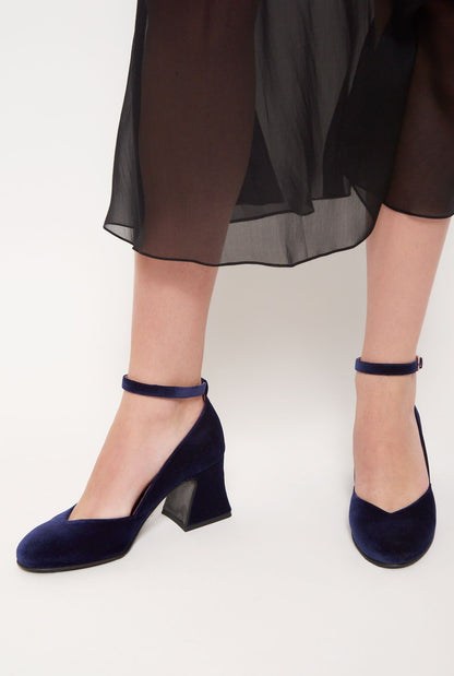 The D'orsey pumps dark blue heels Flabelus 