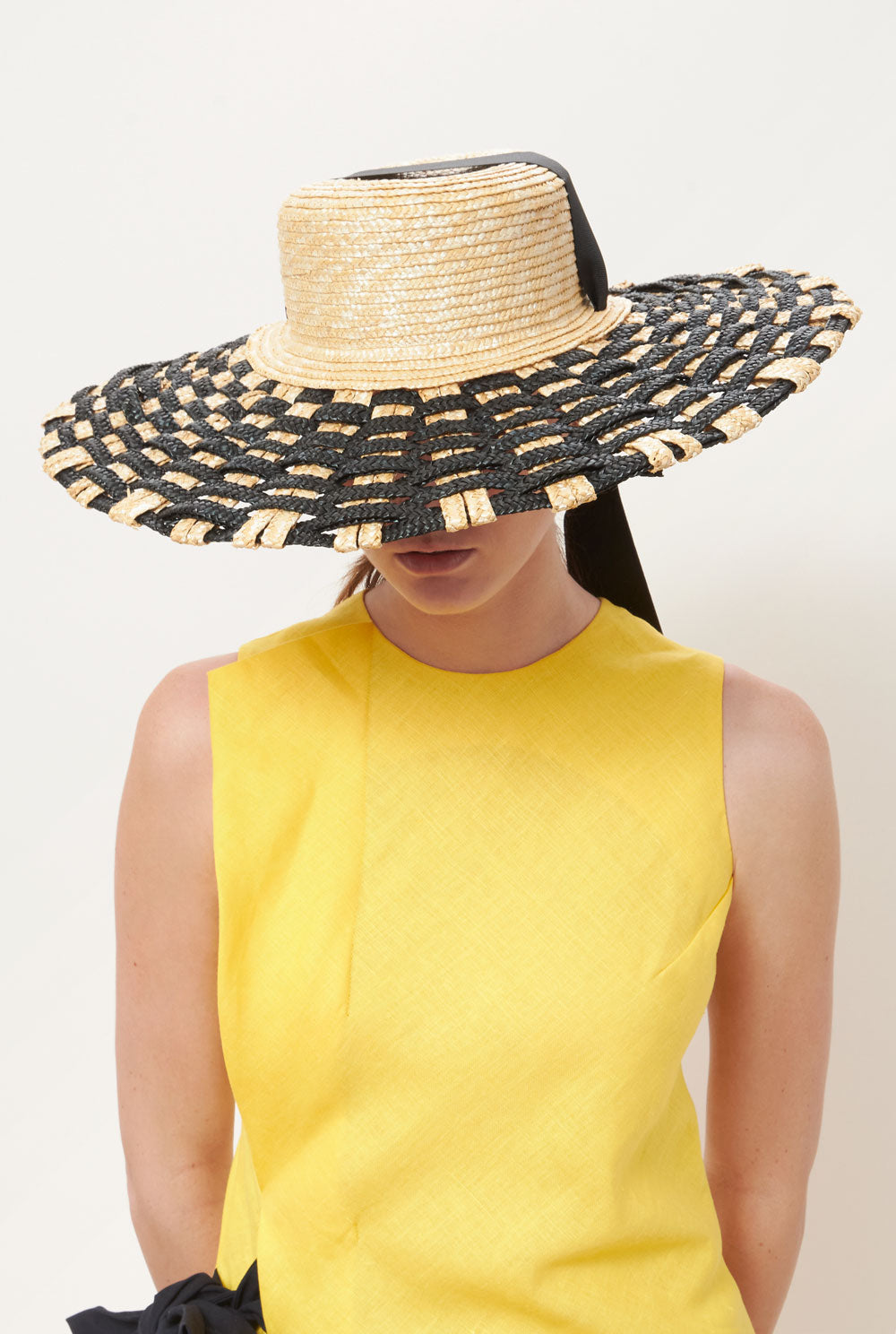 Tris-tras straw hat natural and black headpiece Zahati 