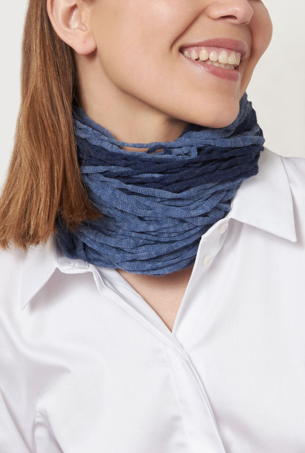 Wool necklace azul - Cuello antianginas Neckclace Victoria de Talhora 